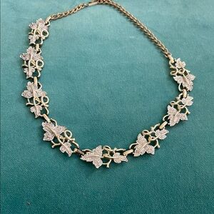 Elegant Vintage Sarah Coventry (SAC)Gold and Silver Tone Leaf Necklace